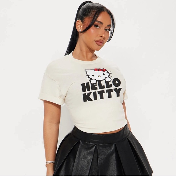 *New* Hello Kitty Crop Top - Picture 2 of 2